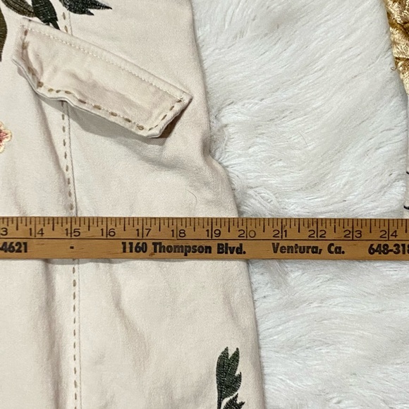 ❌SOLD❌Carmen Couture Embroidered Coat JWLA Time For Me Style - Picture 7 of 10